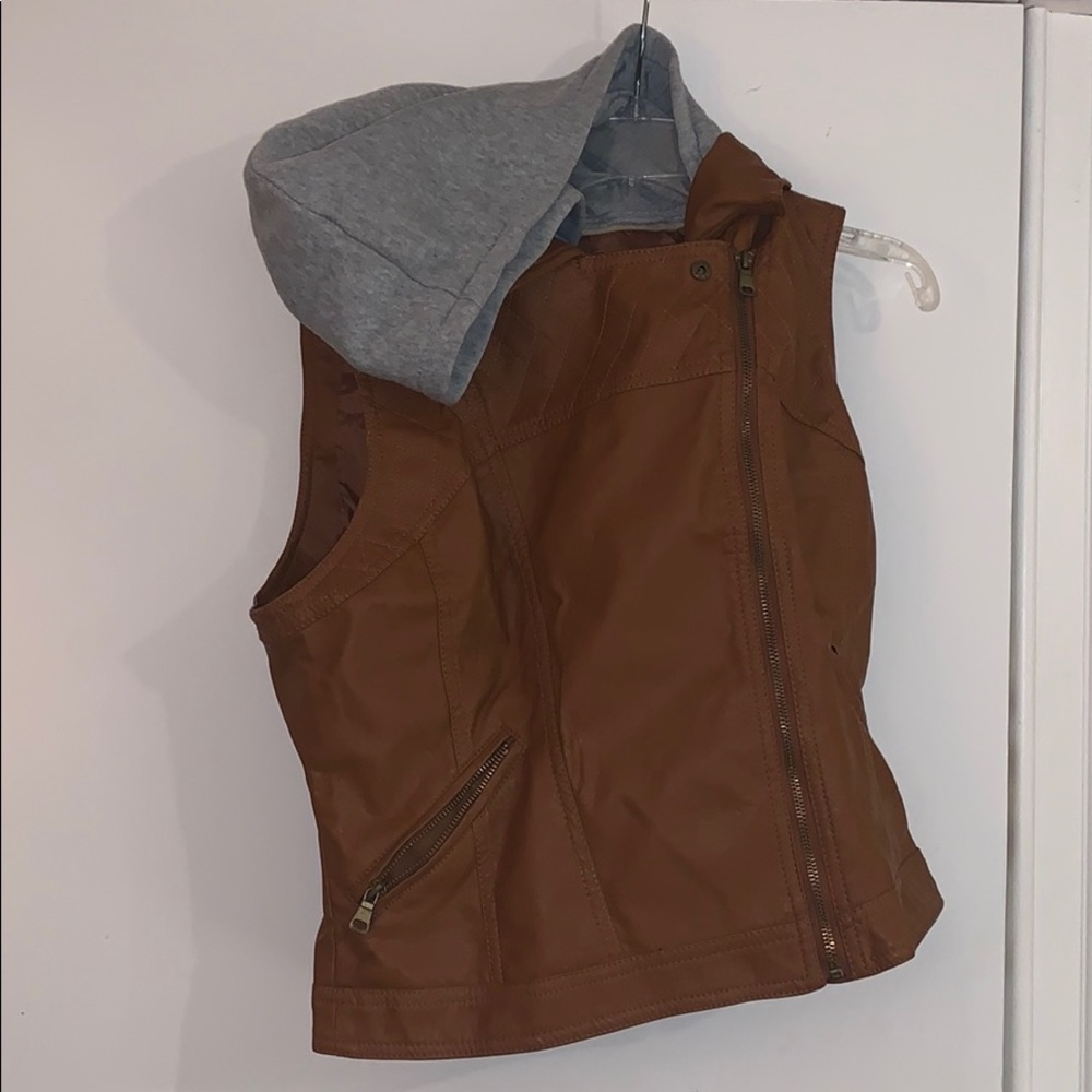 Cute vest with hood
